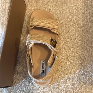 Steve Madden Kids Beige Sandals with Gold Buckle